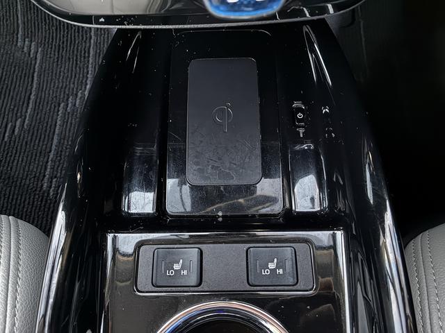 プリウスＰＨＶ Ａナビパッケージ　Ｗ／サイドエアバック　衝突軽減　レーンアシスト　ブラインドスポットモニター　フロアマット　純正ナビ　フルセグＴＶ　Ｂｌｕｅｔｏｏｔｈ　バック／サイド／フロントカメラ　ＥＴＣ２．０　オートハイビーム（32枚目）