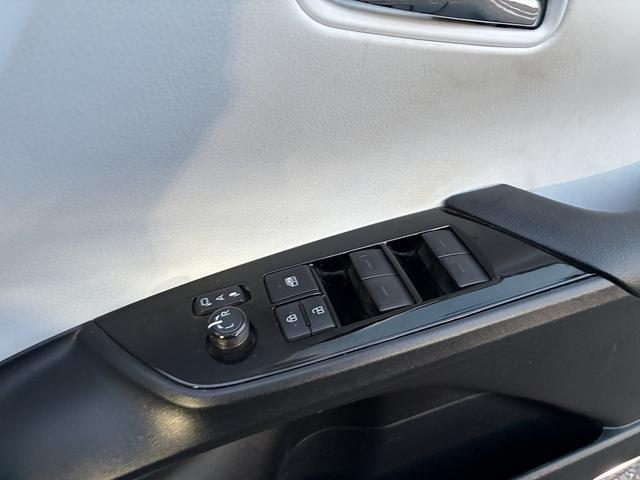 プリウスＰＨＶ Ａナビパッケージ　Ｗ／サイドエアバック　衝突軽減　レーンアシスト　ブラインドスポットモニター　フロアマット　純正ナビ　フルセグＴＶ　Ｂｌｕｅｔｏｏｔｈ　バック／サイド／フロントカメラ　ＥＴＣ２．０　オートハイビーム（43枚目）