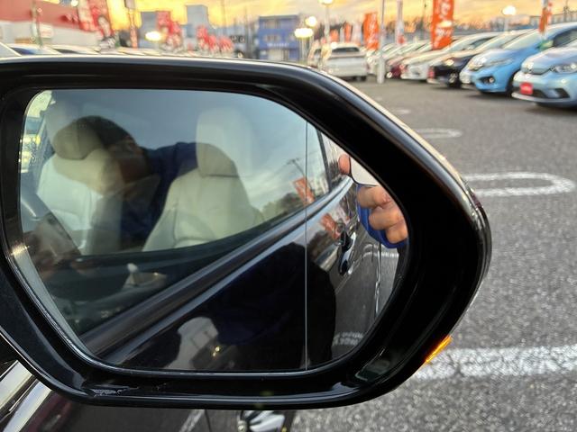 プリウスＰＨＶ Ａナビパッケージ　Ｗ／サイドエアバック　衝突軽減　レーンアシスト　ブラインドスポットモニター　フロアマット　純正ナビ　フルセグＴＶ　Ｂｌｕｅｔｏｏｔｈ　バック／サイド／フロントカメラ　ＥＴＣ２．０　オートハイビーム（46枚目）