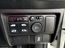 ハイブリッド　プレミアムエディション　純正ナビ　フルセグＴＶ　ＣＤ／ＤＶＤ　Ｂｌｕｅｔｏｏｔｈ　バックカメラ　スマートキー　ＥＴＣ　クルーズコントロール　電動格納ミラー　両側電動スライドドア　オートライト　オートエアコン　フロアマット（40枚目）