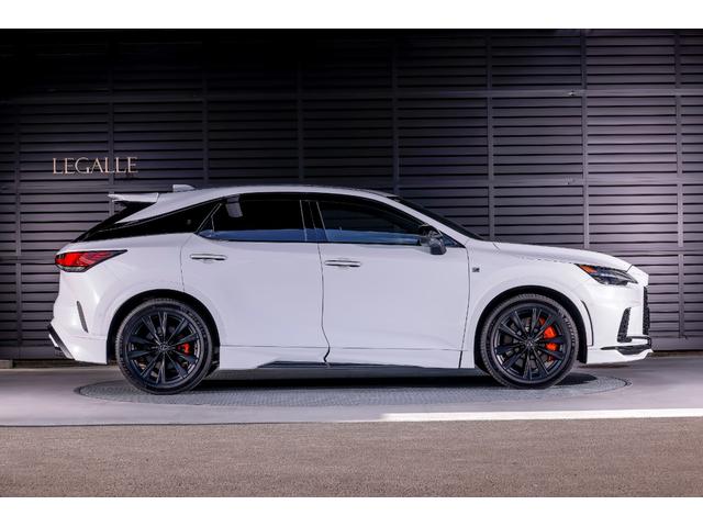 ＲＸ ＲＸ５００ｈ　Ｆスポーツパフォーマンス　ＡＷＤ　プリクラッシュセーフティ　Ｂｌｕｅｔｏｏｔｈ　Ｂカメラ　ＬＥＤ　エアコン　ＰＫＳＢ　ＥＴＣ　オートクルーズ　記録簿　シートエアコン　パワーウィンド　インテリキー　盗難防止システム　パワーシート（7枚目）