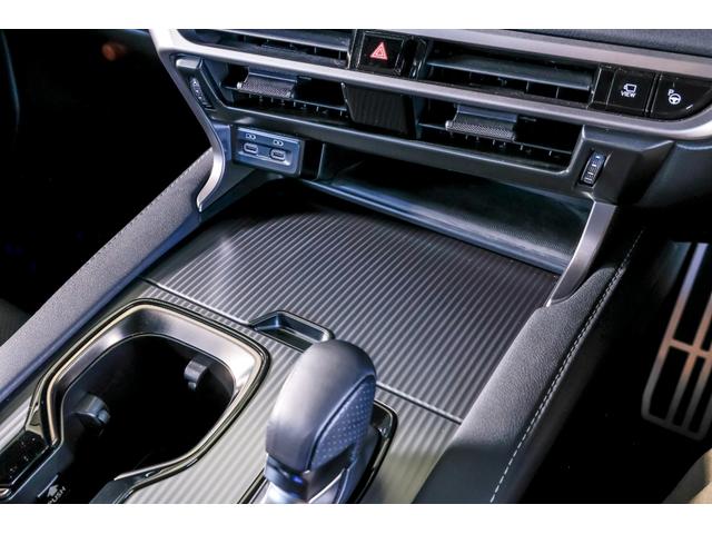 ＲＸ ＲＸ５００ｈ　Ｆスポーツパフォーマンス　ＡＷＤ　プリクラッシュセーフティ　Ｂｌｕｅｔｏｏｔｈ　Ｂカメラ　ＬＥＤ　エアコン　ＰＫＳＢ　ＥＴＣ　オートクルーズ　記録簿　シートエアコン　パワーウィンド　インテリキー　盗難防止システム　パワーシート（70枚目）