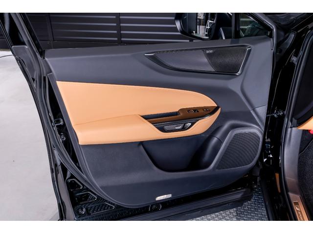 �h�A�X�C�b�`����܂Œ��J�Ɏd�グ��ꂽ�㎿�ȃC���e���A�B���쐫�͂������A�G��邽�тɊ����鍂���������͂ł��B�ו��ɂ܂Ń��N�T�X�̂�����肪����܂��B