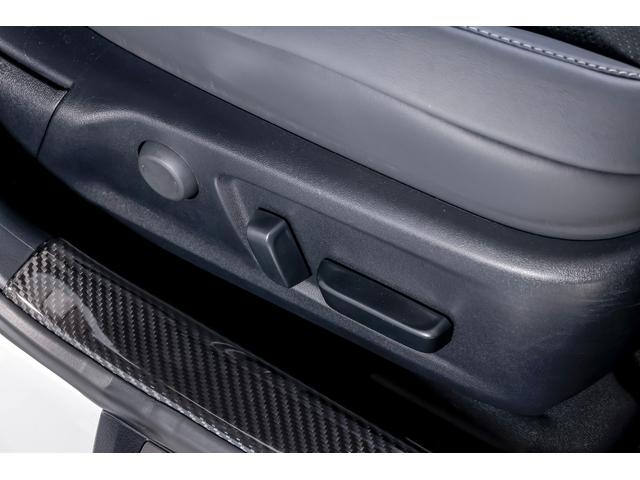 �d���V�[�g�����X�C�b�`�����ŁA�O��E�����E���N���C�j���O�ȂǍׂ��ȃ|�W�V�����������\�B������X���[�Y�ŁA���K�ȃh���C�r���O�|�W�V�������������܂��B