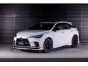 レクサスＲＸ５００Ｆスポーツパフォーマンス２ＷＤ！ＴＲＤエアロキット、ＴＲＤスポーツマフラー、サンルーフ付き。カラーヘッドアップディスプレイ機能付きで安心かつ快適なドライブを実現します。