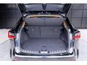 トランクは清潔で目立つ傷や汚れなし。広さも十分で、荷物の出し入れもスムーズ。使用感少なく、収納スペースとして良好な状態を保っています。