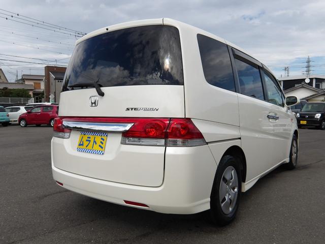 ステップワゴン Ｇ　Ｌパッケージ　車検２年付き　雹害　ナビ　バックカメラ　ＥＴＣ　左側電動スライドドア　キーレスキー　エコモード（7枚目）
