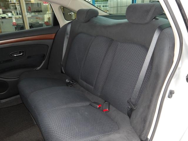 ブルーバードシルフィ ２０Ｍ　車検２年付き　メモリーナビ　ＣＤ　ＤＶＤ　フルセグＴＶ　Ｂｌｕｅｔｏｏｔｈ　ＥＴＣ　スマートキー（21枚目）