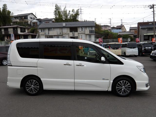 セレナ ハイウェイスターＧ　Ｓ－ＨＶアドバンスドセーフティ　車検２年付き　雹害　ブレーキサポート　車線逸脱警報　ナビ／ＣＤ／ＤＶＤ／ＡＵＸ／フルセグＴＶ　フリップダウンモニター　全方位カメラ　ＥＴＣ　スマートキー　プッシュスタート　両側電動スライドドア（6枚目）