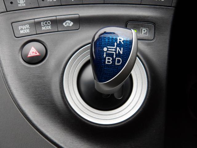 プリウス Ｓ　車検２年付　ＨＤＤナビ／ＣＤ／ＤＶＤ／Ｂｌｕｅｔｏｏｔｈ／ＡＵＸ／地デジ　ビルトインＥＴＣ（11枚目）