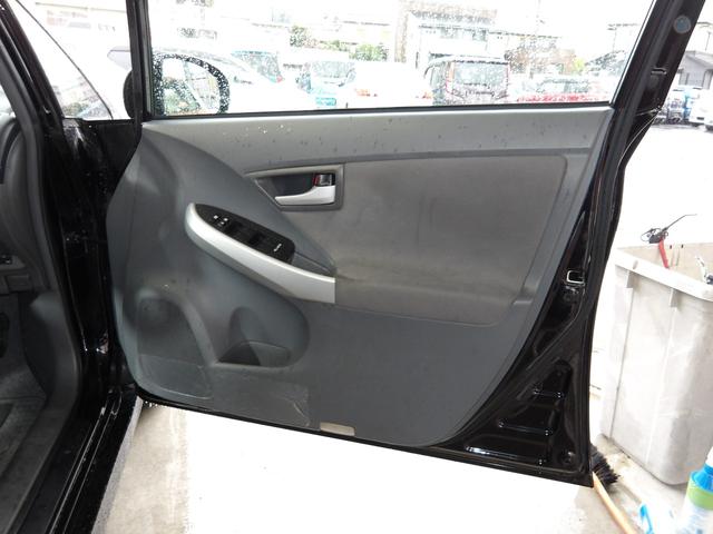 プリウス Ｓ　車検２年付　ＨＤＤナビ／ＣＤ／ＤＶＤ／Ｂｌｕｅｔｏｏｔｈ／ＡＵＸ／地デジ　ビルトインＥＴＣ（36枚目）