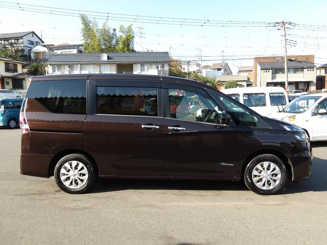 セレナ Ｘ　車検２年付き　ブレーキサポート　横滑り防止　メモリーナビ／ＣＤ／ＤＶＤ／ＢＴ／フルセグＴＶ　バックカメラ　フリップダウンモニター　ＥＴＣ　電動スライドドア　クルーズコントロール（7枚目）