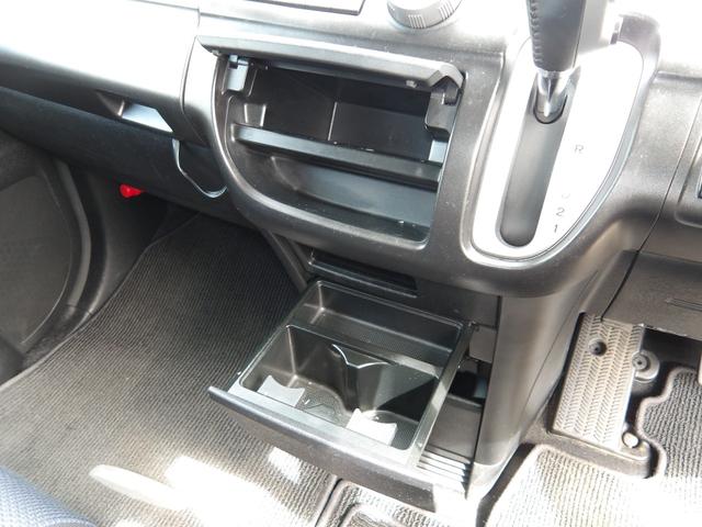 ステップワゴン スパーダＳ　ＨＤＤナビ　スマートスタイルＥＤ　タイミングチェーン　ＨＤＤナビ　バックカメラ　ＥＴＣ　フリップダウンモニター　両側電動スライドドア　スマートキー（19枚目）