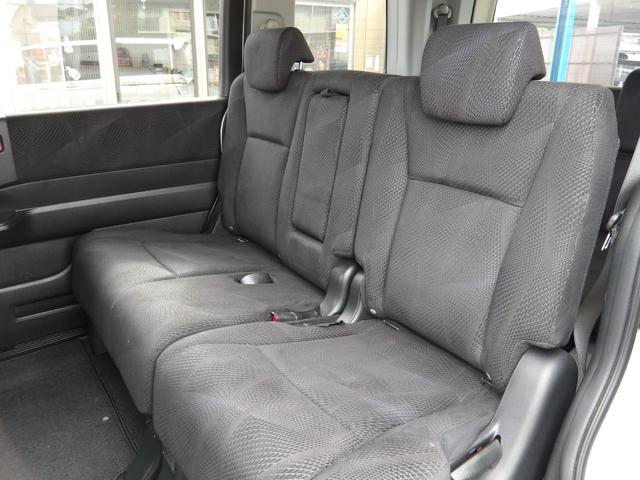 ステップワゴンスパーダ Ｓ　電動スライドドア　ＨＤＤナビ／ＣＤ／ＤＶＤ／ＭＳＶ／フルセグＴＶ　バックカメラ　ＥＴＣ　スマートキー　　セキュリティ　パドルシフト（28枚目）