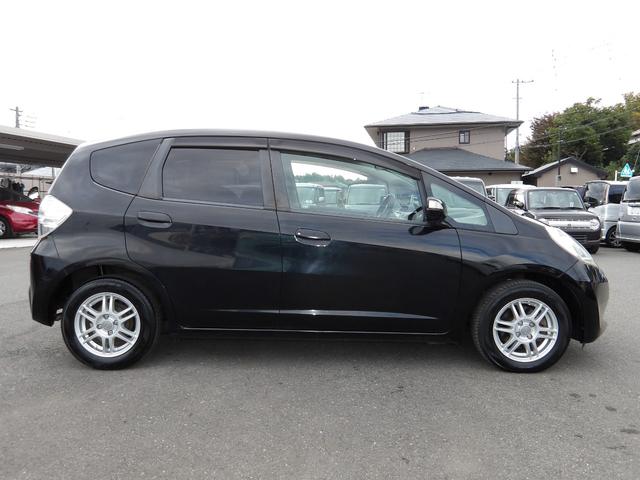 フィットハイブリッド ベースグレード 車検2年付き メモリーナビ/CD/AUX/ワンセグTV ETC クルーズコントロール キーレスキー(7枚目)