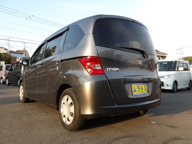 フリード G Lパッケージ 車検2年付き 8人乗り 電動スライドドア メモリーナビ/CD/DVD/Bluetooth/フルセグTV バックカメラ ETC(7枚目)