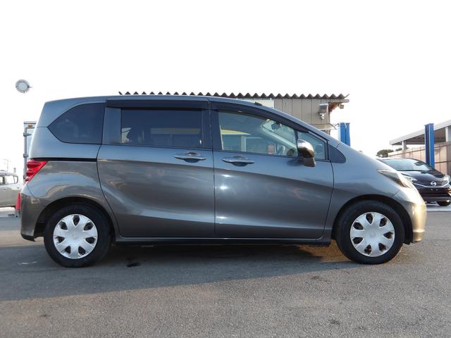 フリード G Lパッケージ 車検2年付き 8人乗り 電動スライドドア メモリーナビ/CD/DVD/Bluetooth/フルセグTV バックカメラ ETC(10枚目)