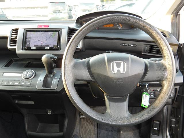 フリード G Lパッケージ 車検2年付き 8人乗り 電動スライドドア メモリーナビ/CD/DVD/Bluetooth/フルセグTV バックカメラ ETC(14枚目)