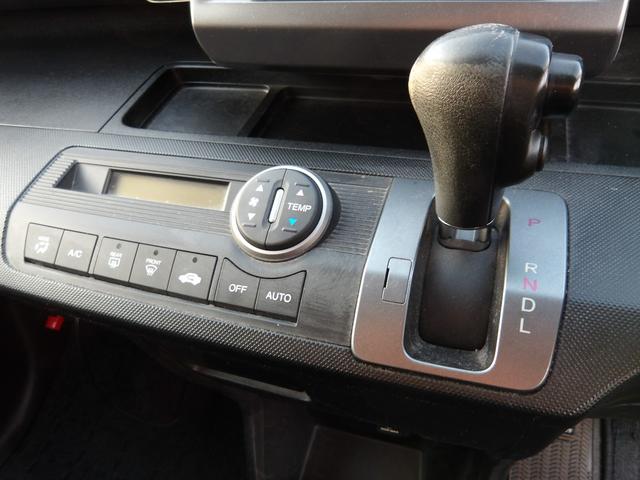 フリード G Lパッケージ 車検2年付き 8人乗り 電動スライドドア メモリーナビ/CD/DVD/Bluetooth/フルセグTV バックカメラ ETC(17枚目)