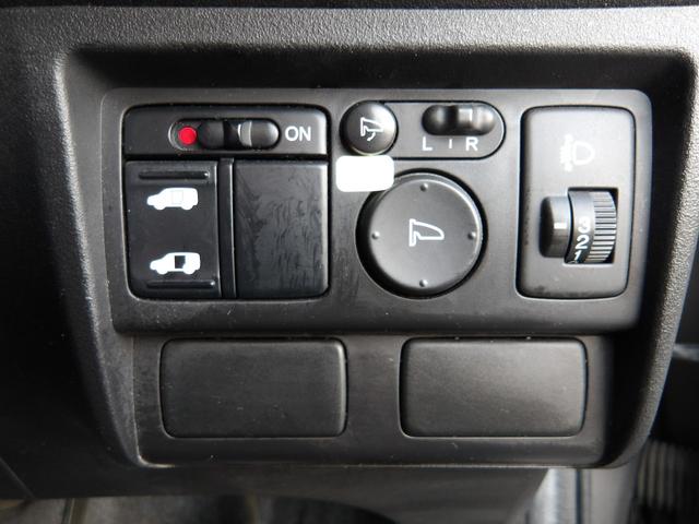 フリード G Lパッケージ 車検2年付き 8人乗り 電動スライドドア メモリーナビ/CD/DVD/Bluetooth/フルセグTV バックカメラ ETC(18枚目)