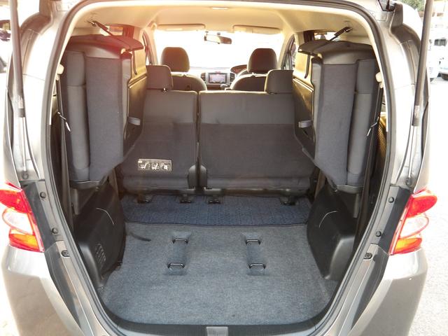 フリード G Lパッケージ 車検2年付き 8人乗り 電動スライドドア メモリーナビ/CD/DVD/Bluetooth/フルセグTV バックカメラ ETC(30枚目)