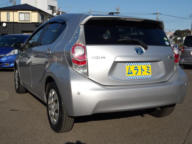 アクア Ｓ　メモリーナビ　ＣＤ　Ｂｌｕｅｔｏｏｔｈ　地デジ　ＥＴＣ　スマートキー　プッシュスタート　セキュリティ　横滑り防止（12枚目）