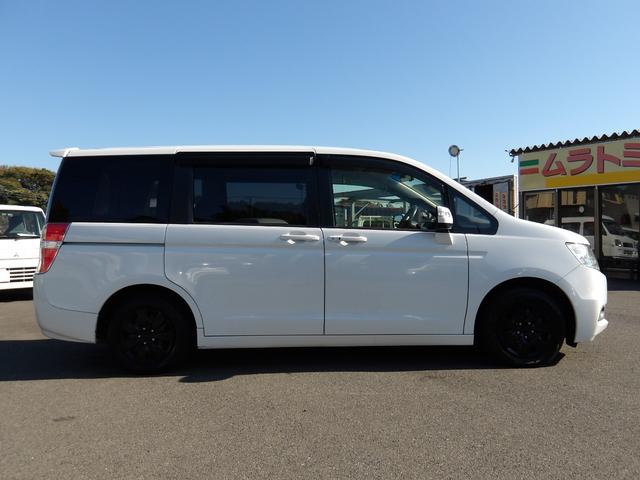 ステップワゴン Ｇ　コンフォートセレクション　車検２年付き　メモリーナビ／ＣＤ／ＤＶＤ／ＳＤ／ワンセグ　バックカメラ　ＥＴＣ　両側電動スライドドア　スマートキー　セキュリティ　アイドリングストップ　横滑り防止　ＡＢＳ（7枚目）