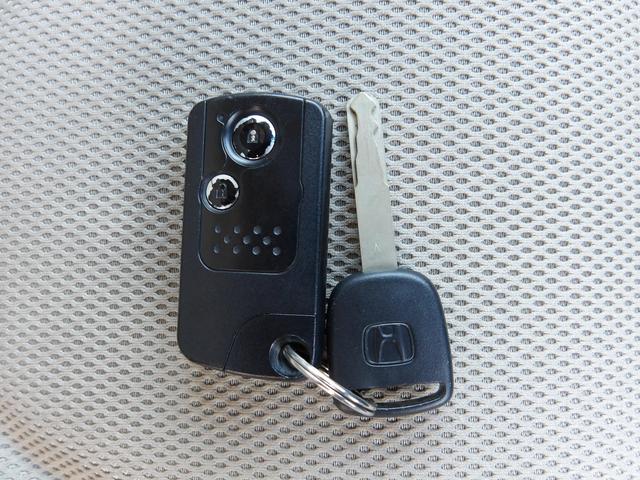 フィットハイブリッド スマートセレクション 車検2年付き HDDナビ/CD/DVD/MSV/TV バックカメラ ETC スマートキー クルーズコントロール(71枚目)