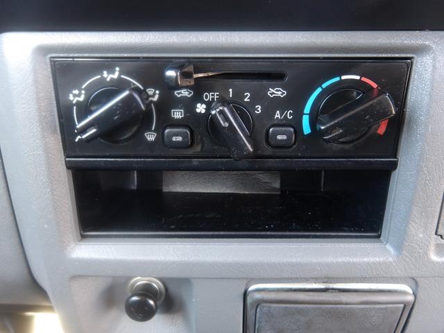 NV100クリッパーバン DX 車検2年付き カロッツェリアメモリーナビ CD バックカメラ コーナーセンサー ヘッドライトレベライザー 両側スライドドア(16枚目)