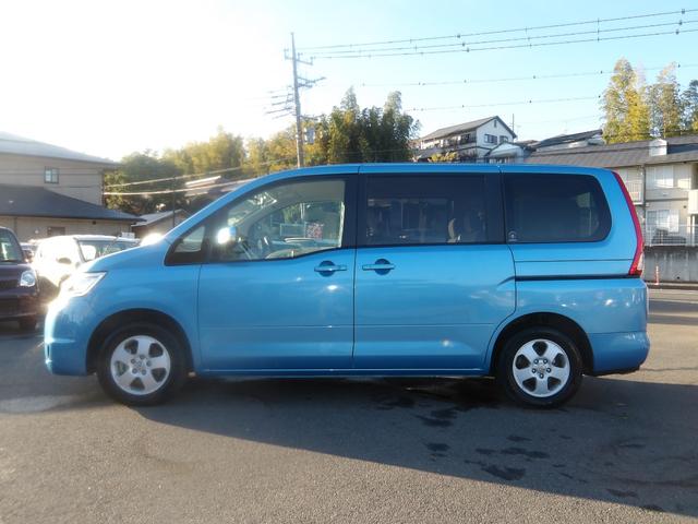 セレナ ２０Ｇ　車検２年付き　ＨＤＤナビ／ＣＤ／ＤＶＤ／Ｂｌｕｅｔｏｏｔｈ／フルセグＴＶ　全方位カメラ　ＥＴＣ　スマートキー　セキュリティ　両側電動スライドドア　フリップダウンモニター（8枚目）