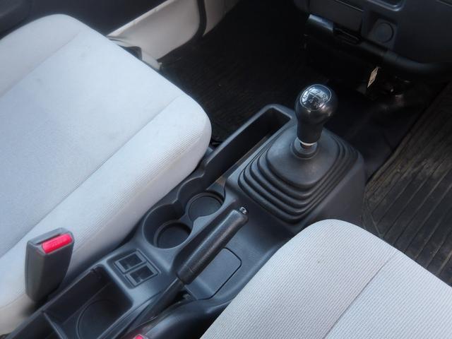 サンバーバン ＶＢ　車検２年付き　５速マニュアル車　エアコン　パワステ（14枚目）