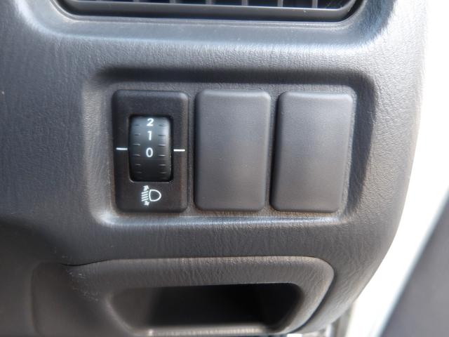 サンバーバン ＶＢ　車検２年付き　５速マニュアル車　エアコン　パワステ（17枚目）