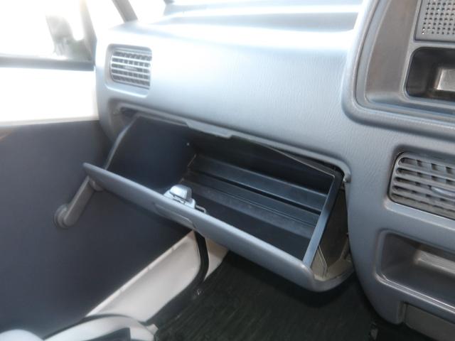 サンバーバン ＶＢ　車検２年付き　５速マニュアル車　エアコン　パワステ（18枚目）