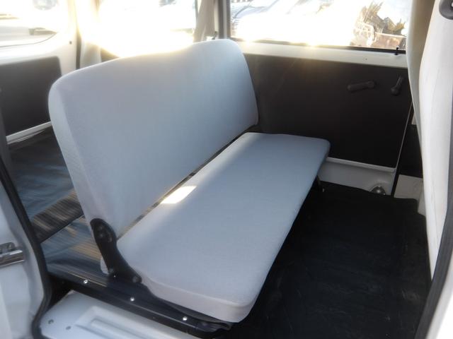 サンバーバン ＶＢ　車検２年付き　５速マニュアル車　エアコン　パワステ（21枚目）