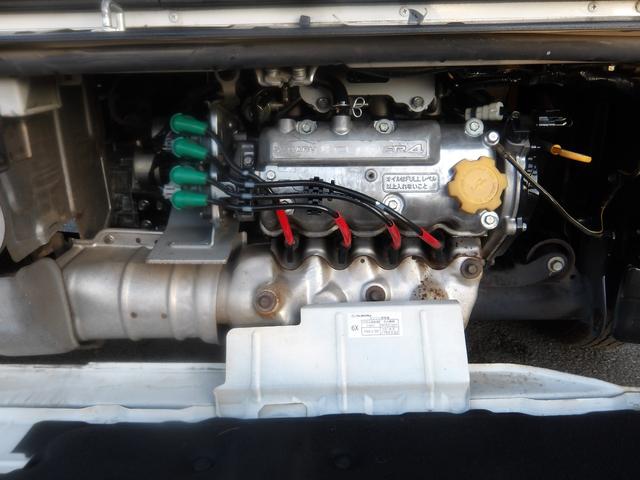 サンバーバン ＶＢ　車検２年付き　５速マニュアル車　エアコン　パワステ（33枚目）