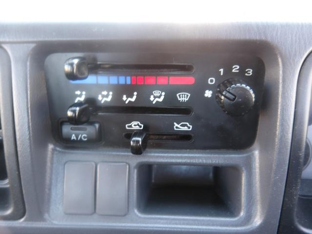 サンバートラック ＴＢ　５速マニュアル車　エアコン　パワステ　エアバッグ（16枚目）