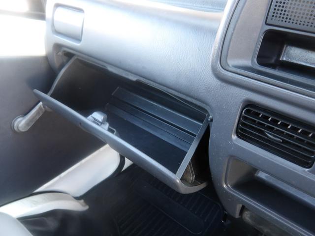 サンバートラック ＴＢ　５速マニュアル車　エアコン　パワステ　エアバッグ（18枚目）
