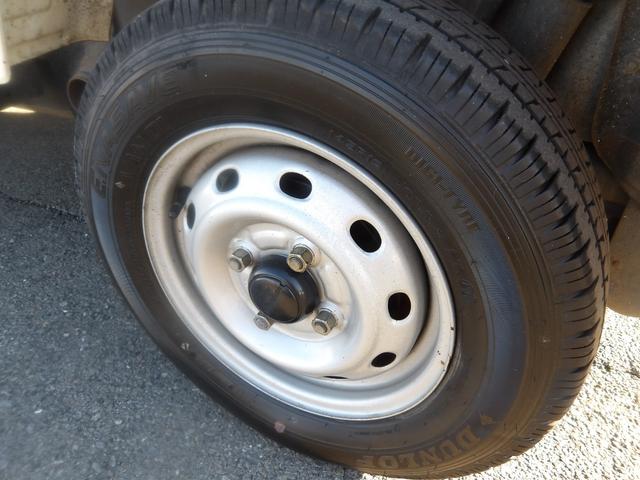 サンバートラック ＴＢ　５速マニュアル車　エアコン　パワステ　エアバッグ（33枚目）