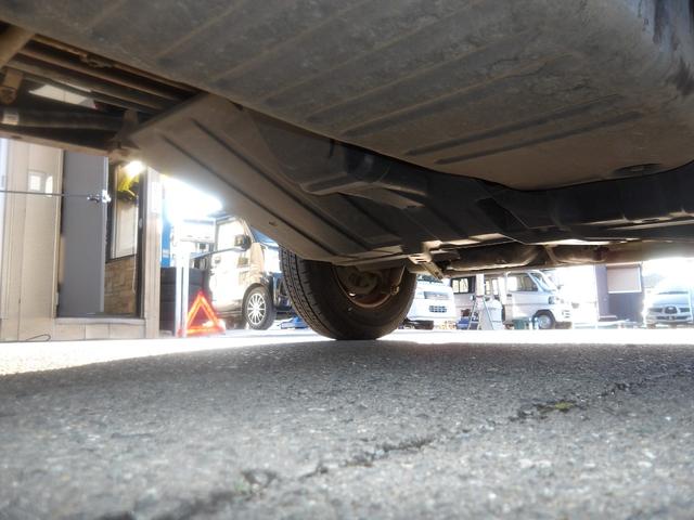 サンバートラック ＴＢ　５速マニュアル車　エアコン　パワステ　エアバッグ（40枚目）