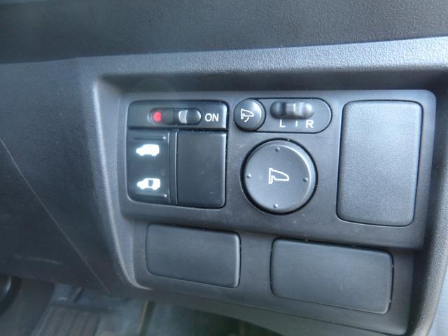 フリード Ｇ　ジャストセレクション　８人乗り　車検２年付き　ＨＤＤナビ／ＣＤ／ＤＶＤ／ＭＳＶ／ワンセグ　バックカメラ　ＥＴＣ　電動スライドドア　キーレスキー（55枚目）