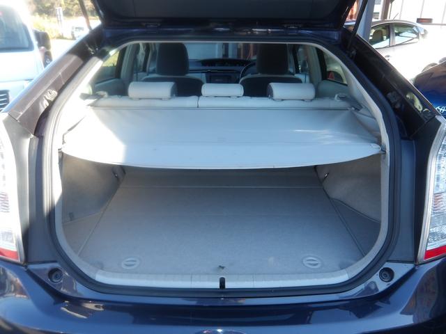 プリウス Ｓ　ＬＥＤエディション　ＳＤナビ／ＣＤ／ＡＵＸ／ワンセグＴＶ　バックカメラ　ＥＴＣ　スマートキー　プッシュスタート　セキュリティ　ＬＥＤオートヘッドライト　フォグライト（42枚目）