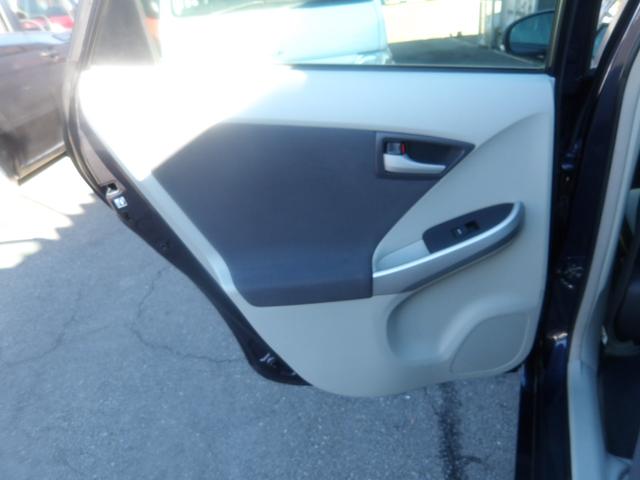 プリウス Ｓ　ＬＥＤエディション　ＳＤナビ／ＣＤ／ＡＵＸ／ワンセグＴＶ　バックカメラ　ＥＴＣ　スマートキー　プッシュスタート　セキュリティ　ＬＥＤオートヘッドライト　フォグライト（70枚目）