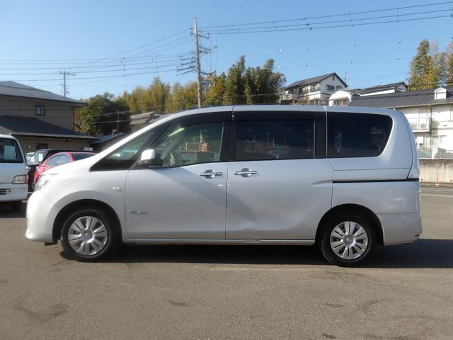 セレナ ２０Ｘ　Ｓ－ハイブリッド　車検２年付き　ＳＤナビ／ＣＤ／ＤＶＤ／フルセグＴＶ　フリップダウンモニター　バックカメラ　ＥＴＣ　スマートキー　プッシュスタート　セキュリティ　電動スライドドア（7枚目）