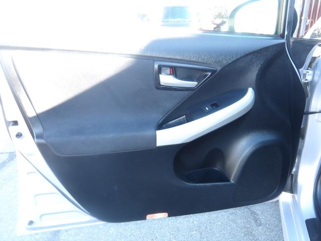 プリウス S 車検2年付き 後期モデル SDナビ/CD/DVD/Bluetooth/フルセグTV バックカメラ ETC スマートキー プッシュスタート セキュリティ(61枚目)