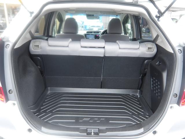 フィットハイブリッド Ｆパッケージ　車検２年付き　ＨＤＤナビ／ＣＤ／ＤＶＤ／Ｂｌｕｅｔｏｏｔｈ／ＭＳＶ／フルセグＴＶ　バックカメラ　ＥＴＣ　ブレーキサポート　横滑り防止　スマートキー　プッシュスタート（27枚目）