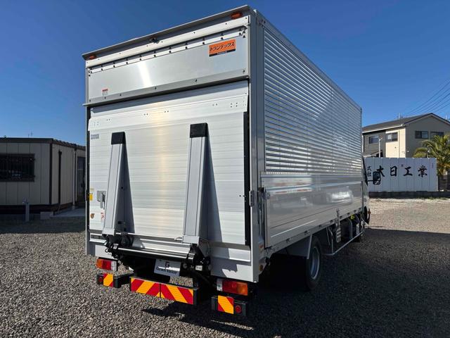 デュトロ 超ロング全低床ターボ 3t ワイド幅 超ロング ウィング 跳ね上げゲート MT LED バックカメラ スマートキー アイドリングストップ 電動格納ミラー ESC エアコン ミュージックプレイヤー接続可(5枚目)