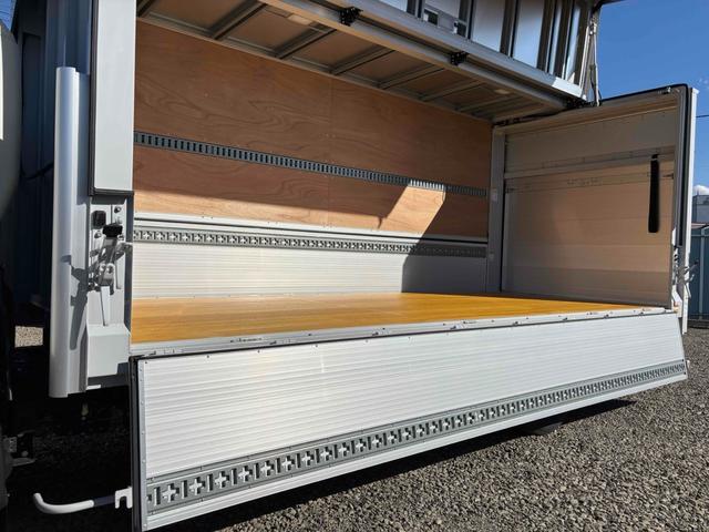 デュトロ 超ロング全低床ターボ 3t ワイド幅 超ロング ウィング 跳ね上げゲート MT LED バックカメラ スマートキー アイドリングストップ 電動格納ミラー ESC エアコン ミュージックプレイヤー接続可(15枚目)