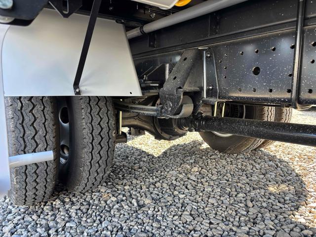 デュトロ 超ロング全低床ターボ 3t ワイド幅 超ロング ウィング 跳ね上げゲート MT LED バックカメラ スマートキー アイドリングストップ 電動格納ミラー ESC エアコン ミュージックプレイヤー接続可(21枚目)