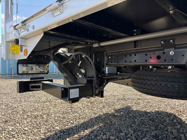 デュトロ 超ロング全低床ターボ 3t ワイド幅 超ロング ウィング 跳ね上げゲート MT LED バックカメラ スマートキー アイドリングストップ 電動格納ミラー ESC エアコン ミュージックプレイヤー接続可(24枚目)