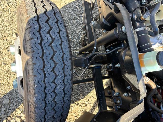 デュトロ 超ロング全低床ターボ 3t ワイド幅 超ロング ウィング 跳ね上げゲート MT LED バックカメラ スマートキー アイドリングストップ 電動格納ミラー ESC エアコン ミュージックプレイヤー接続可(29枚目)